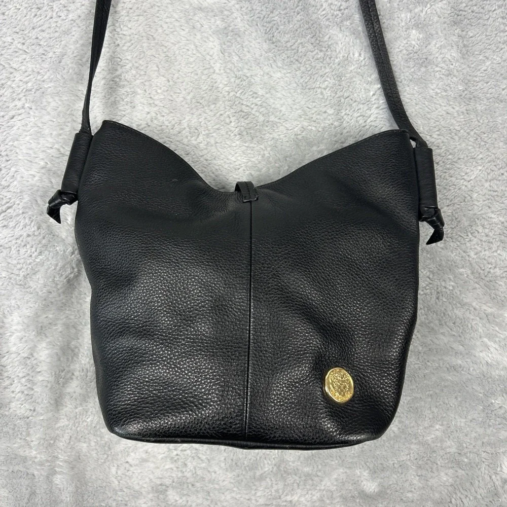 VINCE CAMUTO Crossbody Purse Hobo Handbag Black Pebbled Leather Logo‎ Gold Fob